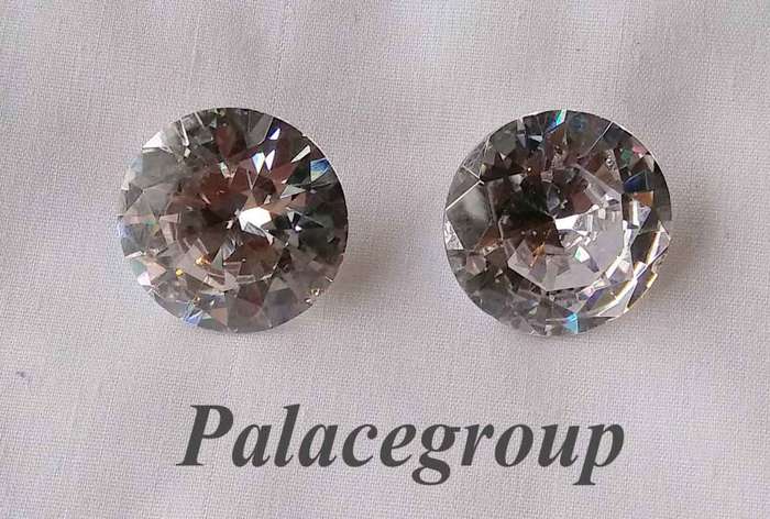 Zwarovski Crystal, 2 x  Clear Crystals - Round Cut, Pointed Back, See Sizes Below