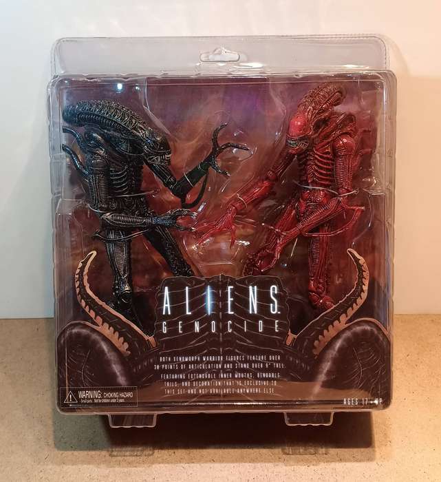 NECA Aliens Genocide Red vs Black Xenomorph Warrior Action Figures Set New/Sealed