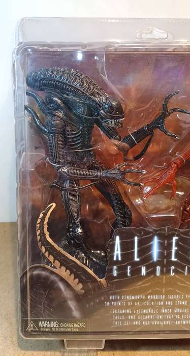 NECA Aliens Genocide Red vs Black Xenomorph Warrior Action Figures Set New/Sealed