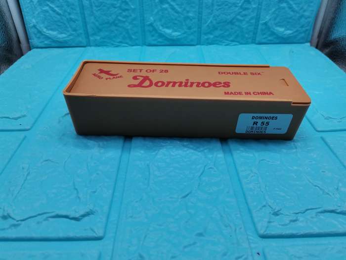 DOMINOES