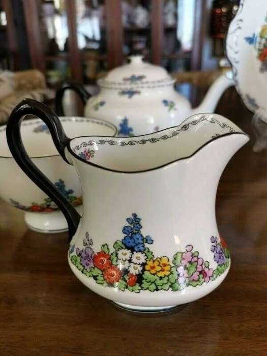 Tea set - 17 Piece New Chelsea Staffs.