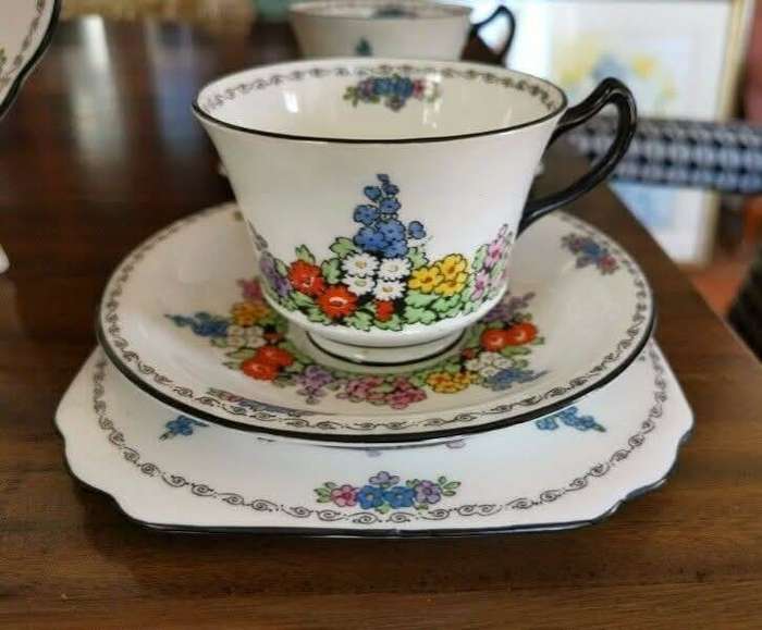 Tea set - 17 Piece New Chelsea Staffs.