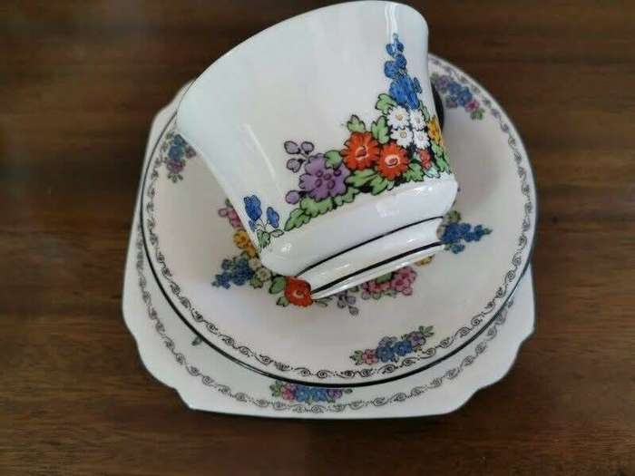 Tea set - 17 Piece New Chelsea Staffs.