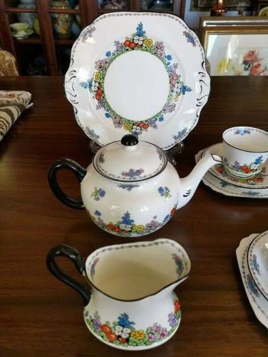 Tea set - 17 Piece New Chelsea Staffs.