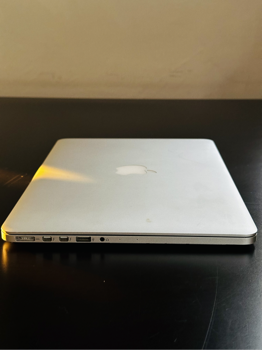 Apple Macbook Pro Retina A1502  8GB RAM 128GB SSD 13"