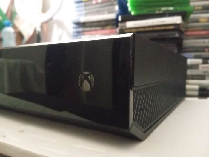 XBOX ONE 1TB Good Condition + Forza 6 Great price!!!