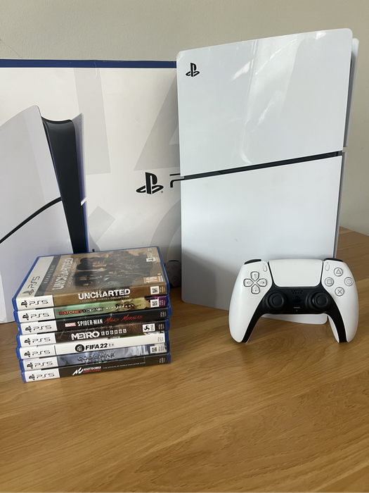 PlayStation 5 Slim Disc Edition + 6 Games  Complete in Box