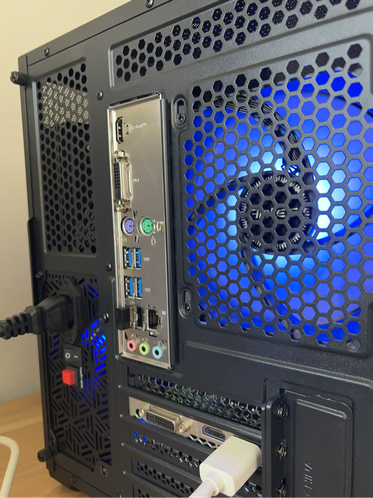 GAMING PC Ryzen 5 3600  GTX 1660 Ti 16GB RAM SSD + ARGB Build