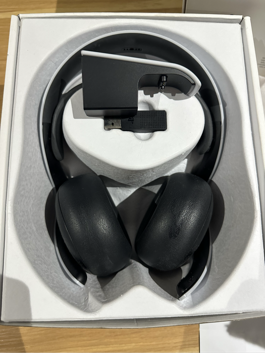 PlayStation PULSE Elite Wireless Headset  Immersive 3D Audio (PS5/PC/Mobile)