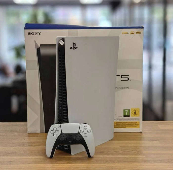 PlayStation 5 Disc Edition with Box CIB Good Condition