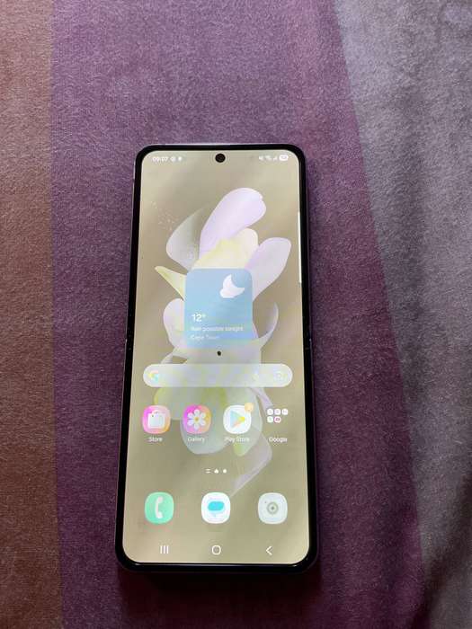 Samsung flip 4