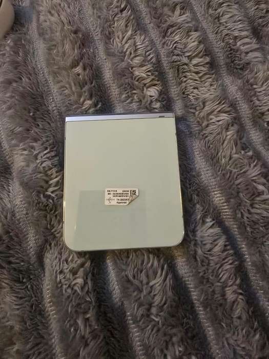 2 Samsung flip5