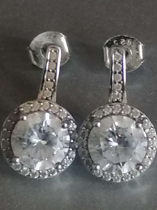 Stunning Sterling Silver Stud earring set with CZ stones.