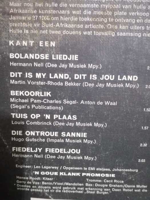 Groep 2, Op silwer vleuels met Groep 2, Vinyl in good condition .
