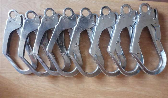 8x High quality steel Safety Snap Hooks in very good condition.