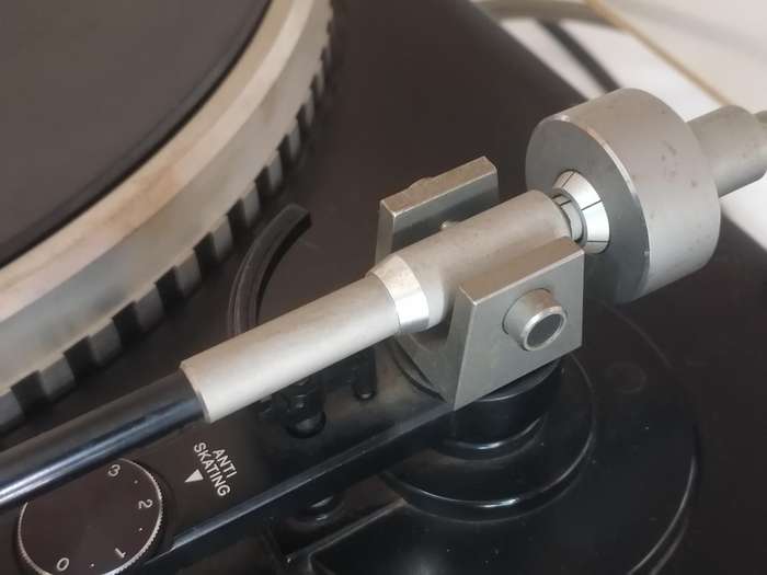 Quality Sanyo Plus series, 2 motor quartz PLL Derect Drive Turntable in very good working condition.