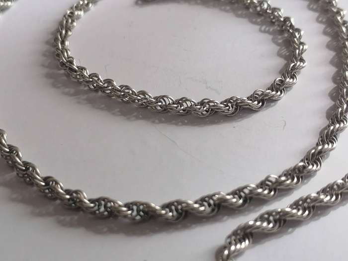 Stunning long 925. silver rope necklace, 4mm wide & 70cm long.