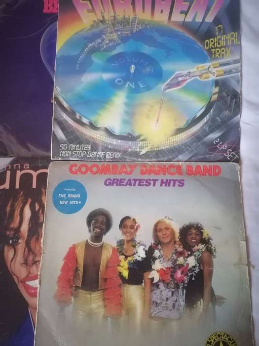 14x International & World vinyl's in excellent to very good condition.