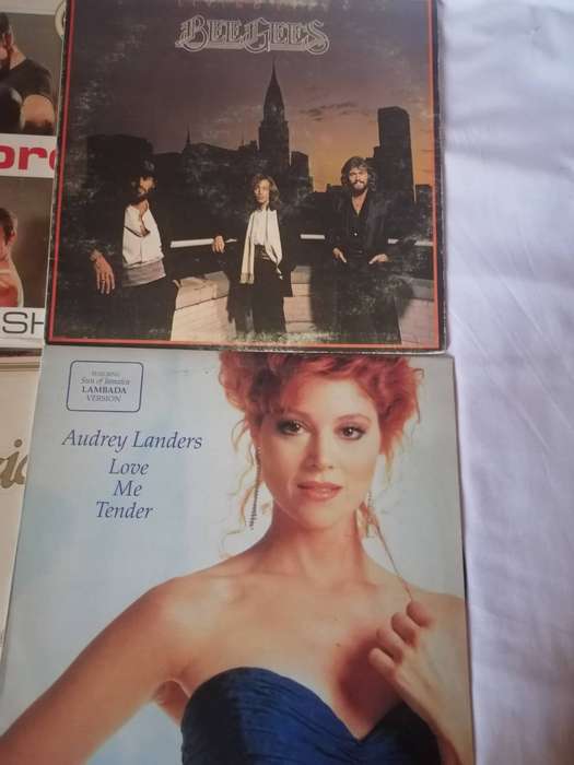 14x International & World vinyl's in excellent to very good condition.