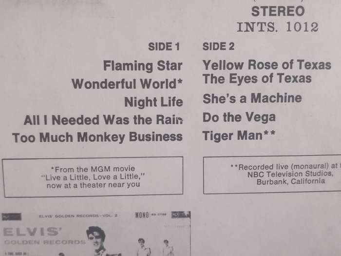 Elvis Presley sings Flaming star, vinyl very good.
