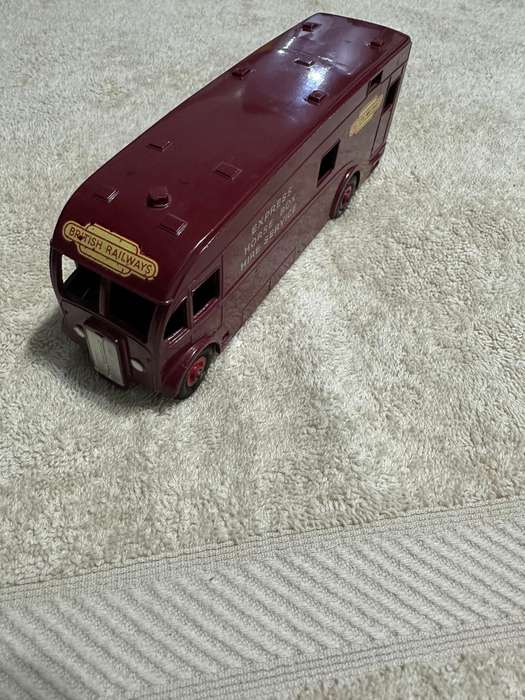 DINKY TOYS