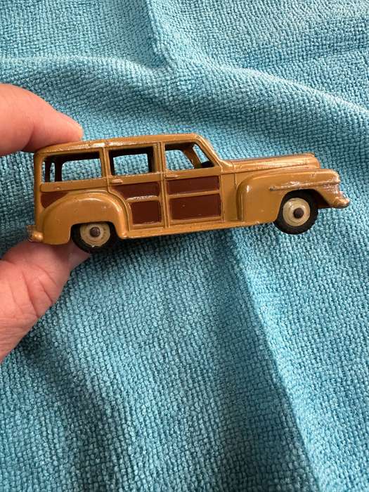 DINKY TOYS