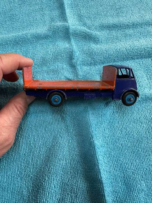 DINKY TOYS