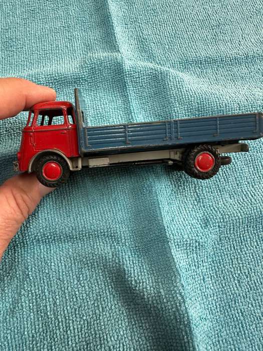 DINKY TOYS