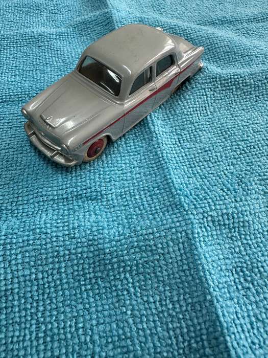 DINKY TOYS