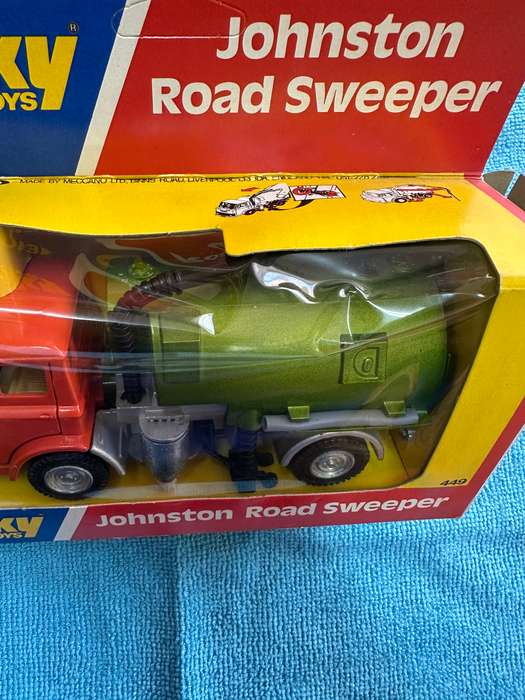 DINKY TOYS