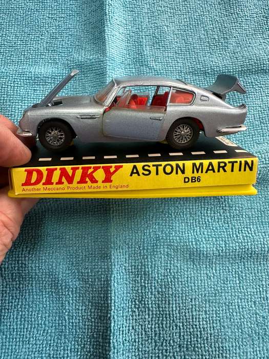 DINKY TOYS