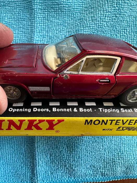 DINKY TOYS