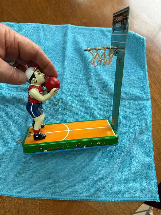 TIN TOY