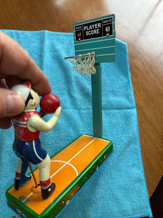 TIN TOY