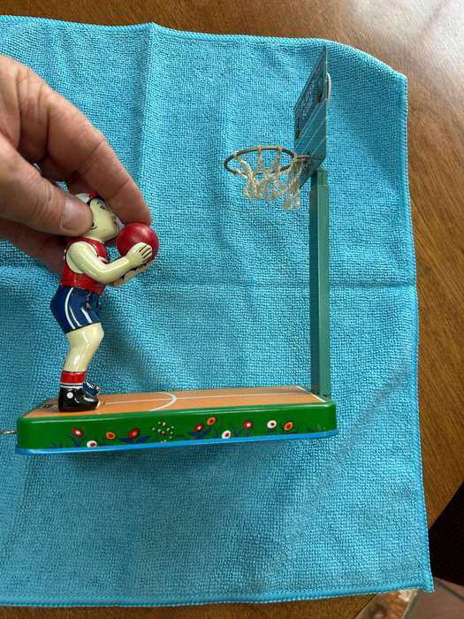 TIN TOY