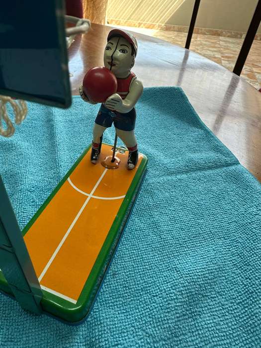 TIN TOY
