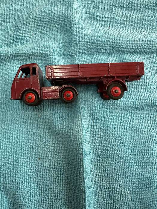 DINKY TOYS
