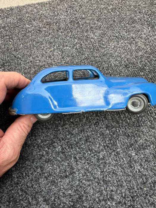 TIN TOY