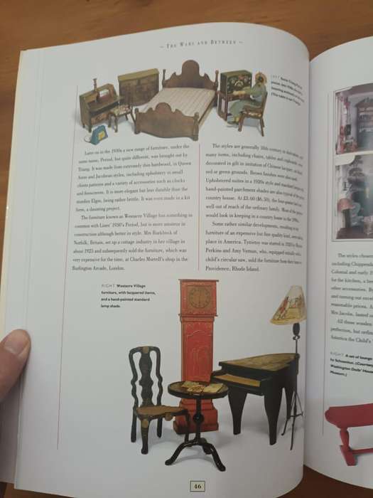 Dolls' House Furniture: Collector's Guide to Selecting and Enjoying Miniature Masterpieces
