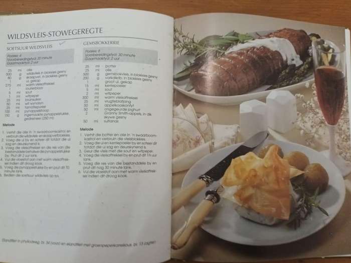 100 Wildsvleisresepte (venison recipes: Afrikaans text)