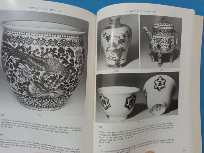 Fine Chinese Ceramics, Jades, Snuff Bottles, and Works of Art (Christie's)