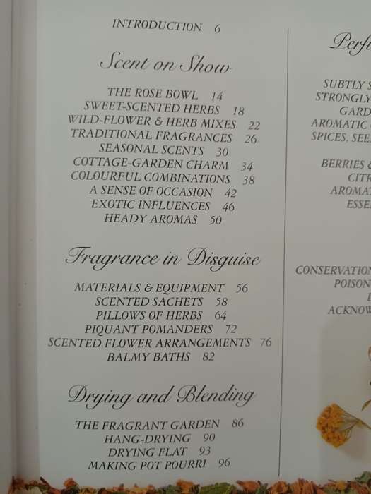 The Book of Pot Pourri: Fragrant Flower Mixes for Scenting & Decorating the Home