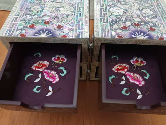 Korean Traditional Handmade Lacquer/Mother-of-Pearl Inlay Trinket Box