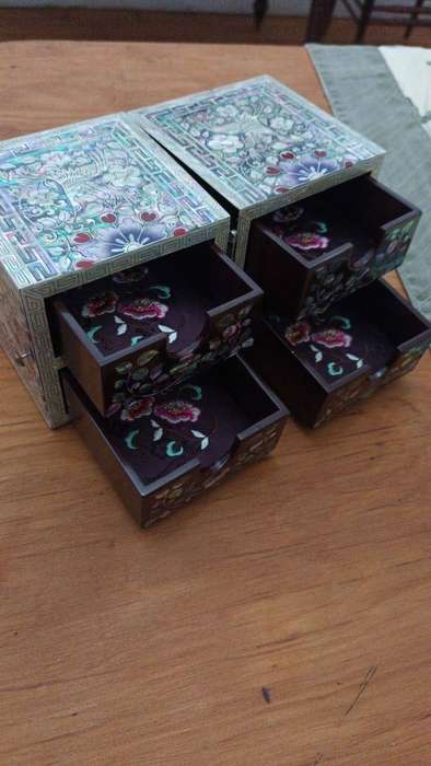 Korean Traditional Handmade Lacquer/Mother-of-Pearl Inlay Trinket Box