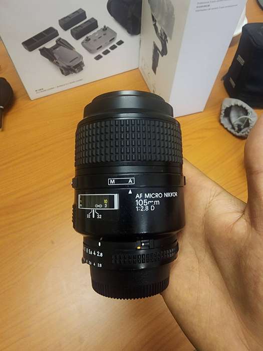 Nikon Micro-Nikkor 105mm F2.8 AF-D Macro Lens