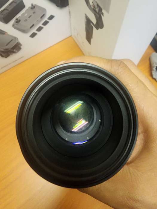 Nikon Micro-Nikkor 105mm F2.8 AF-D Macro Lens