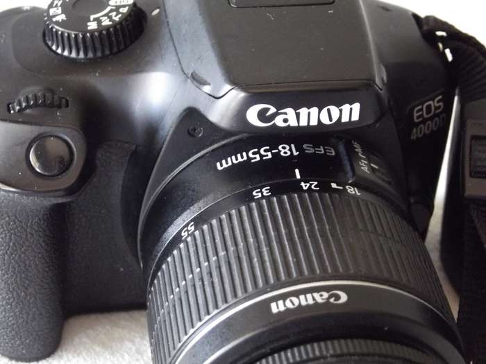 Fujifilm FinePix S2950 18x Zoom / 14mp - Digital Camera