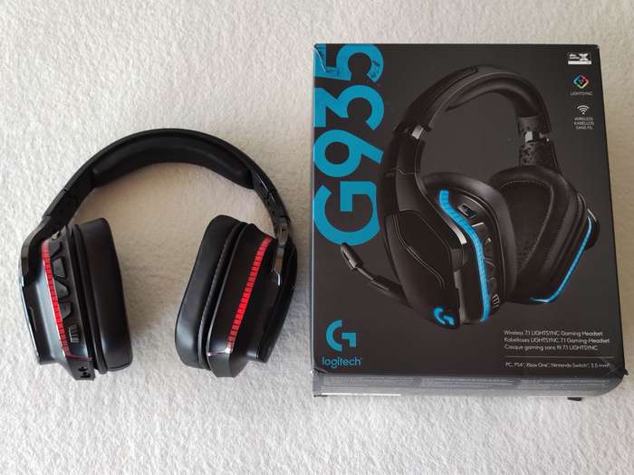 Logitech G935 - Wireless Gaming Headset (PS5/PS4/PC/Nintendo Switch)
