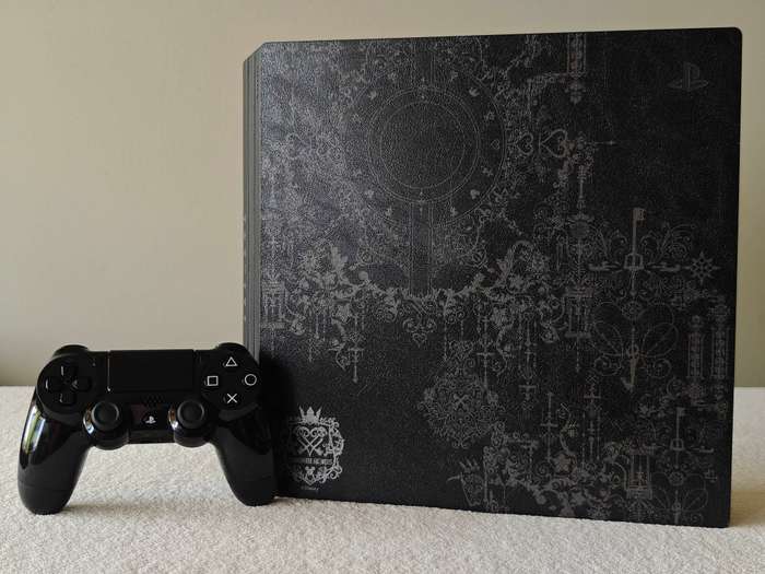 Playstation 4 Pro 1TB - Kingdom Hearts III Limited Edition Console