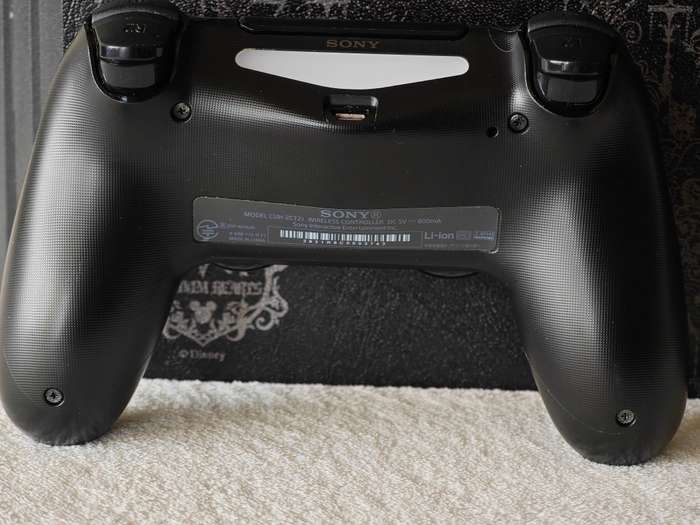 Playstation 4 Pro 1TB - Kingdom Hearts III Limited Edition Console